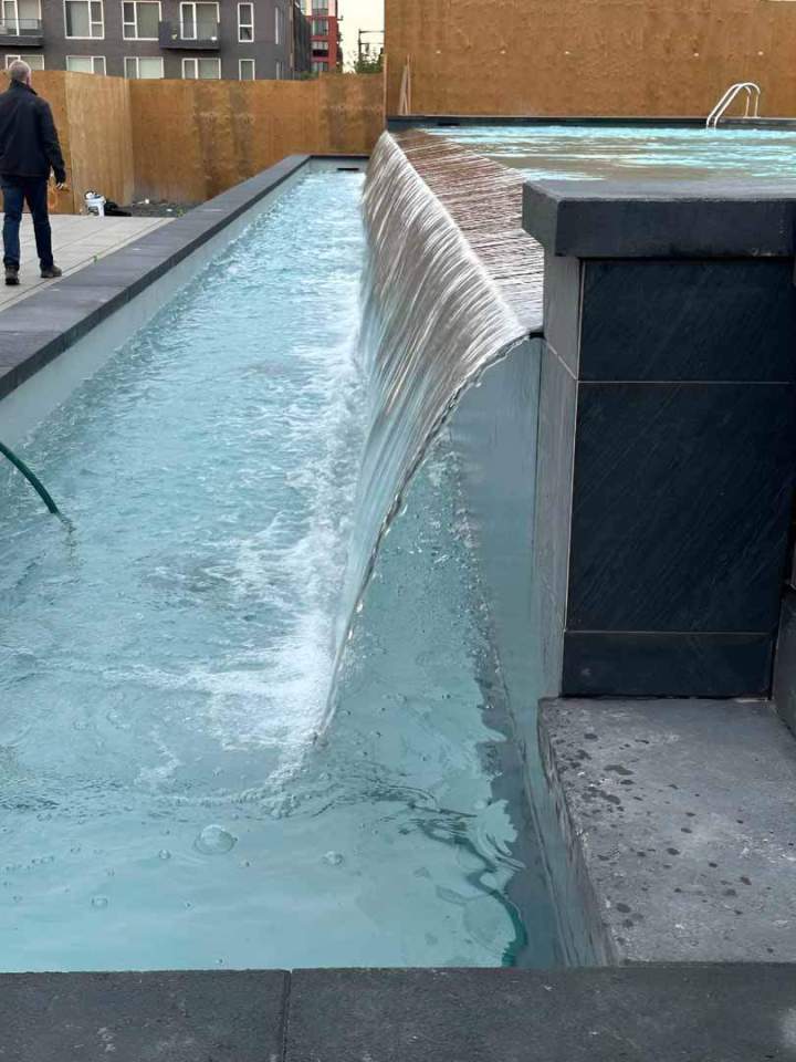 Cascade de piscine Montréal