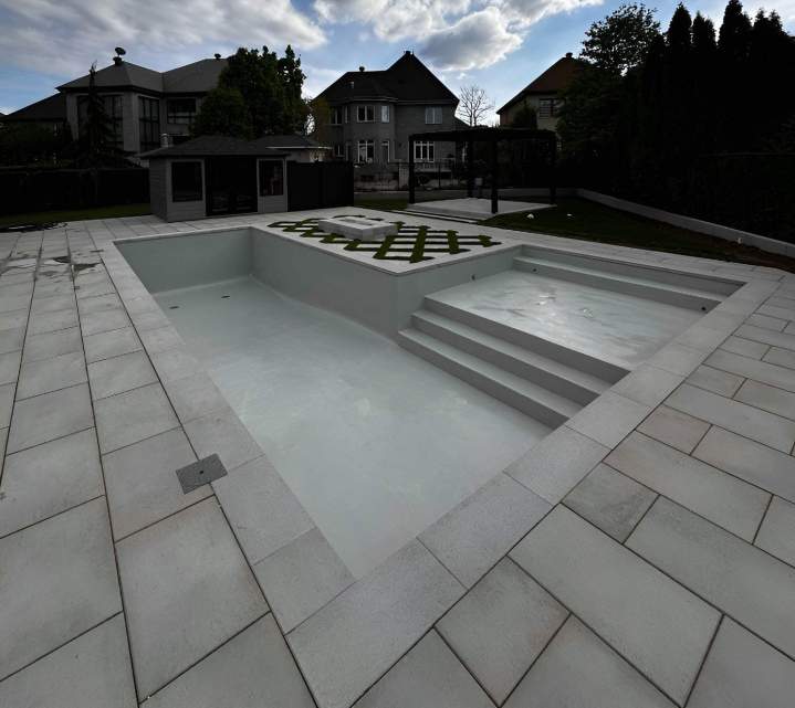 Conception de piscine en béton Montréal